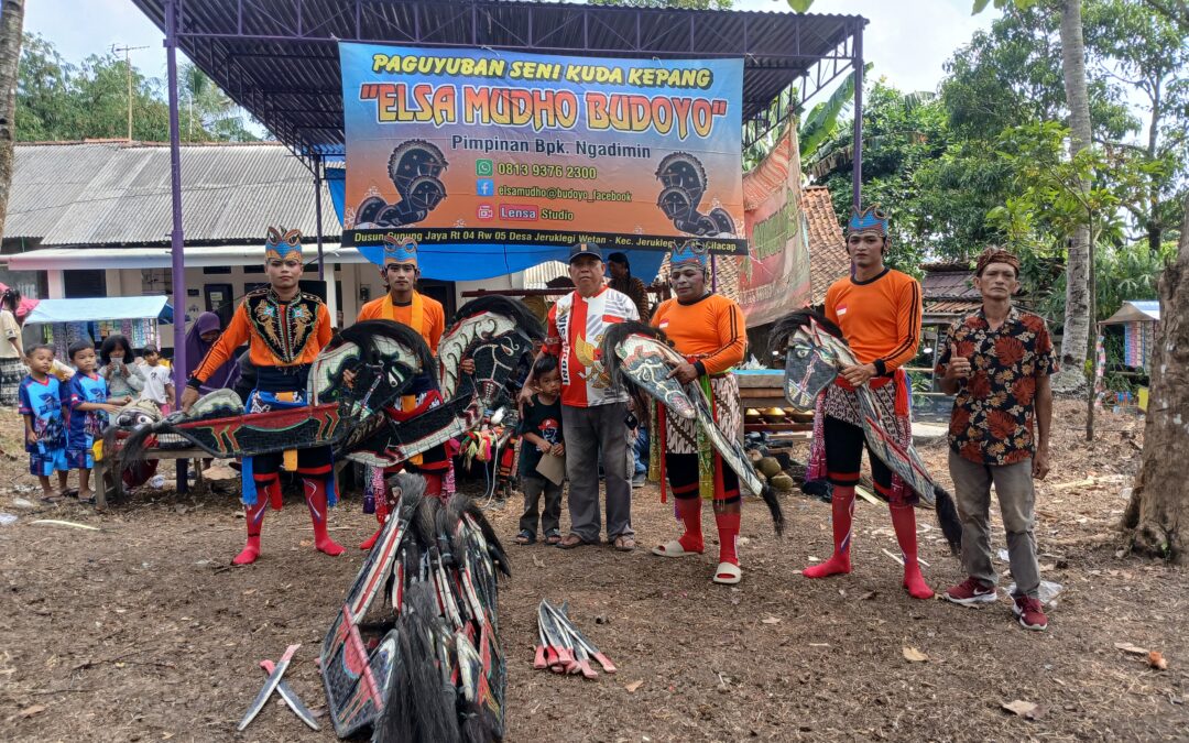 Kesenian Ebeg Menguatkan Semangat Desa Antikorupsi di Desa Jeruklegi Wetan